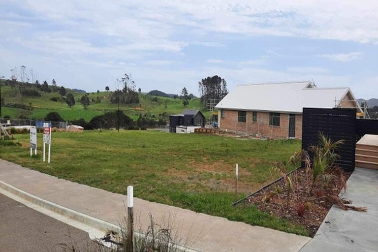 Photo of property in 77 Omahina Street, Raglan, 3225