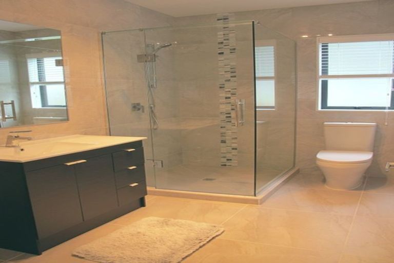 Photo of property in 15a Glendhu Road, Bayview, Auckland, 0629