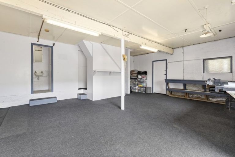 Photo of property in 18 Tawhai Street, Stokes Valley, Lower Hutt, 5019