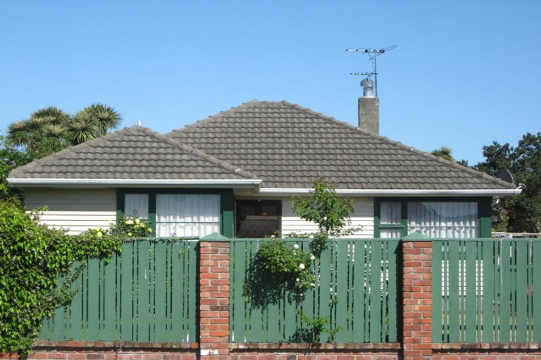 Photo of property in 2/9 Grimseys Road, Redwood, Christchurch, 8051