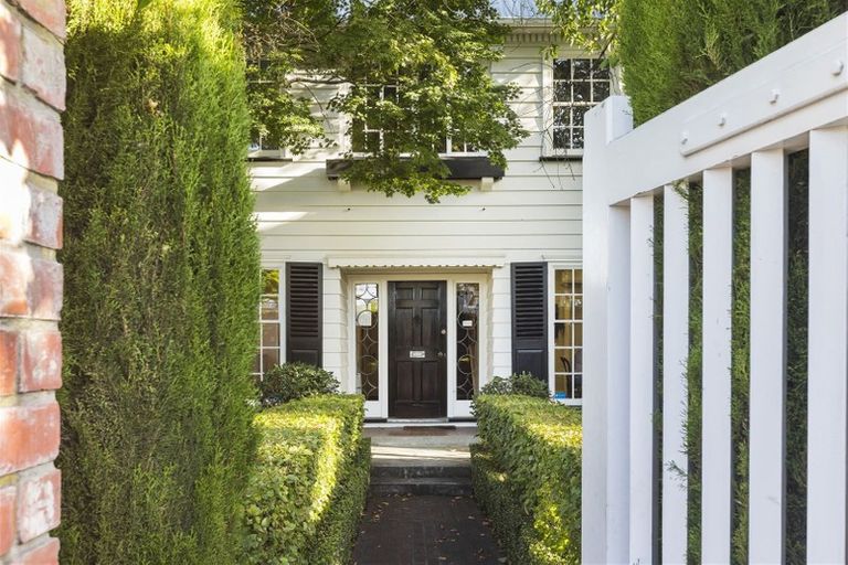 Photo of property in 52 Bealey Avenue, Christchurch Central, Christchurch, 8013