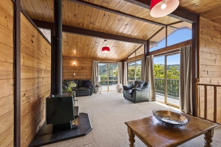 Photo of property in 9 Radiata Grove, Brown Owl, Upper Hutt, 5018