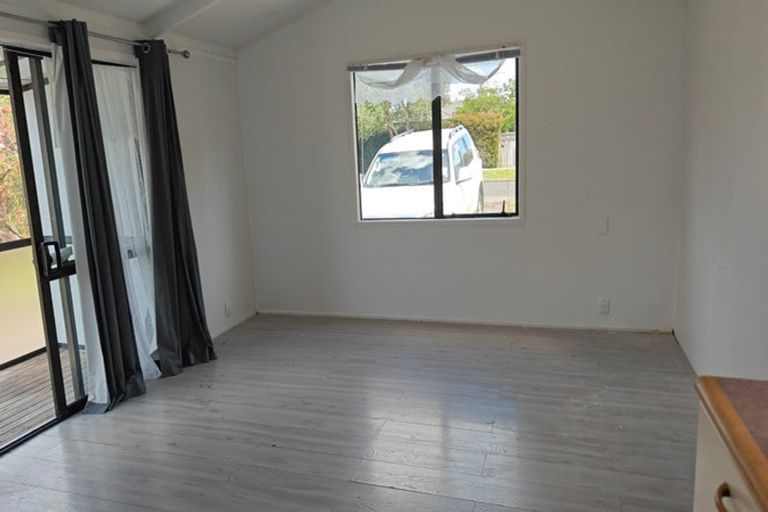 Photo of property in 65 Routley Drive, Glen Eden, Auckland, 0602