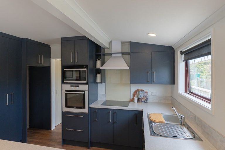 Photo of property in 72 Rutherford Drive, Waikanae Beach, Waikanae, 5036