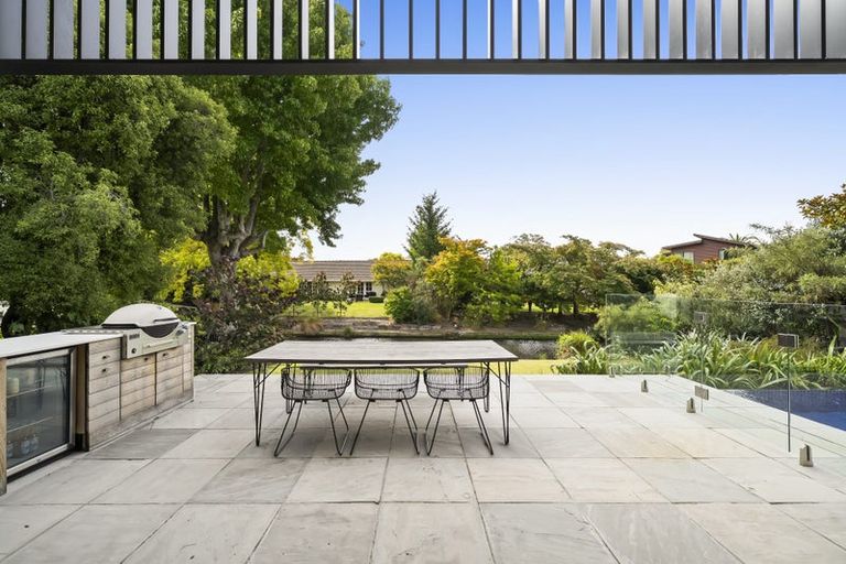 Photo of property in 27 Idris Road, Fendalton, Christchurch, 8052