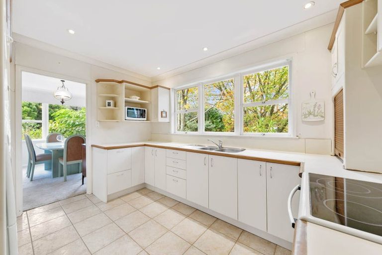 Photo of property in 2 Kay Road, Swanson, Auckland, 0614