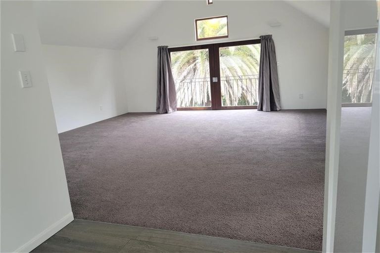 Photo of property in 480a Beach Road, Murrays Bay, Auckland, 0630