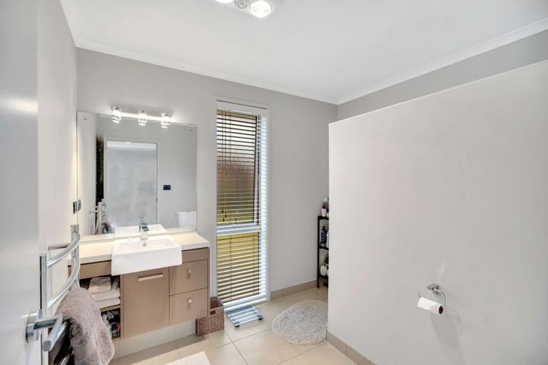 Photo of property in 12 Omana Avenue, Shelly Beach, Helensville, 0874