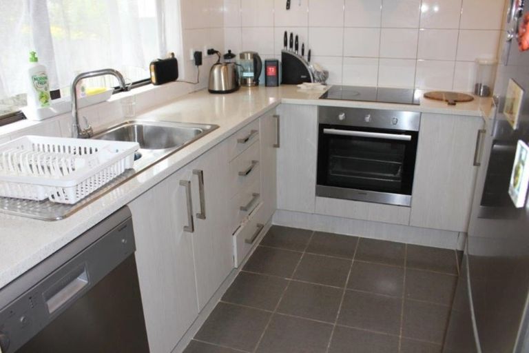 Photo of property in 59b Seaview Road, Marfell, New Plymouth, 4310