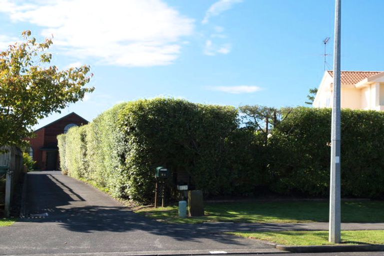 Photo of property in 29 Matterhorn Crescent, Northpark, Auckland, 2013