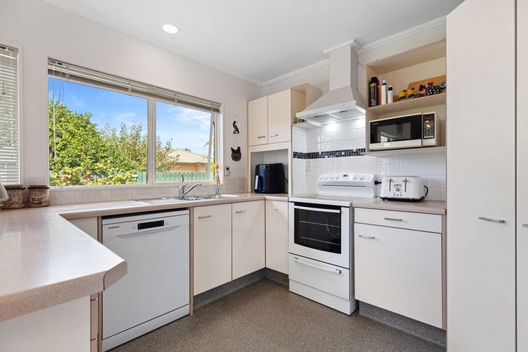 Photo of property in 19 Reef Avenue, Papamoa Beach, Papamoa, 3118