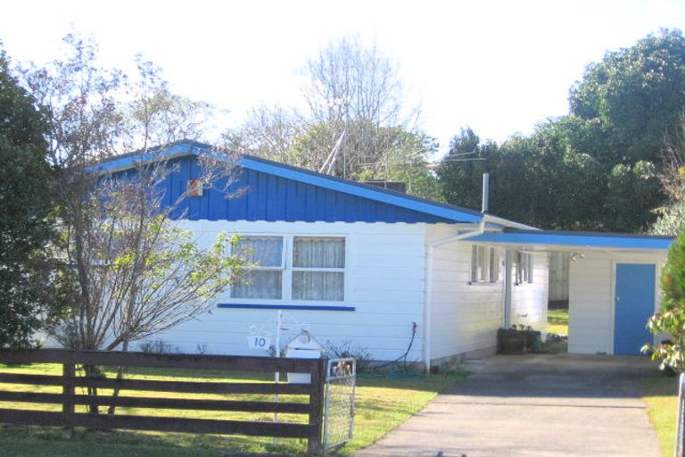 Photo of property in 10 Snell Avenue, Papakura, 2110