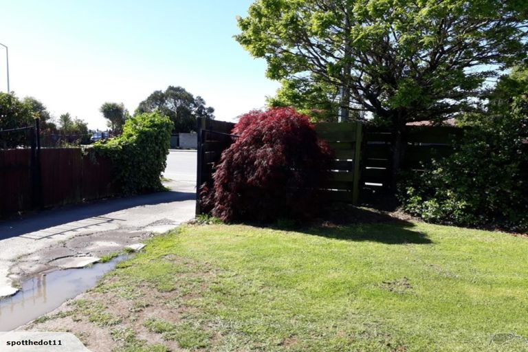 Photo of property in 411 Yaldhurst Road, Russley, Christchurch, 8042