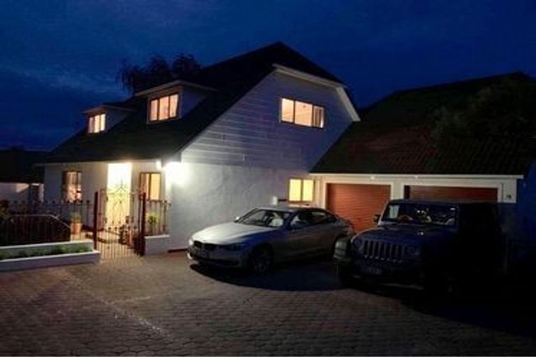 Photo of property in 1 Iwiroa Terrace, Durie Hill, Whanganui, 4500