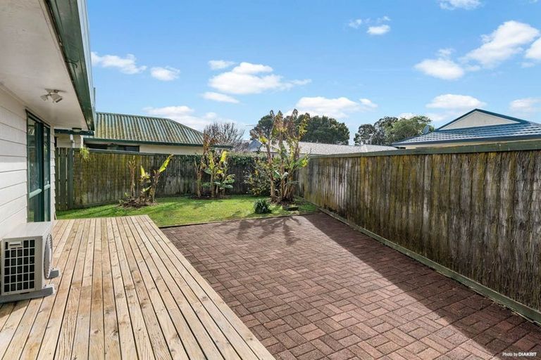 Photo of property in 1/8 Nerissa Place, Randwick Park, Auckland, 2105
