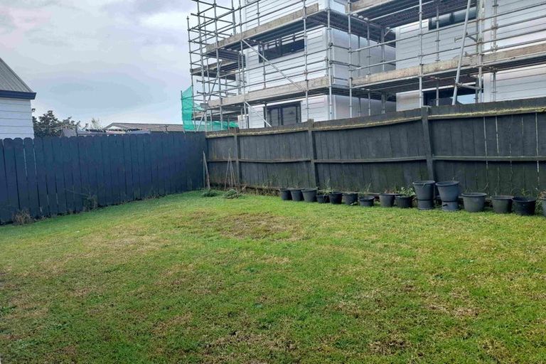 Photo of property in 1/29 De Quincey Terrace, Highland Park, Auckland, 2010