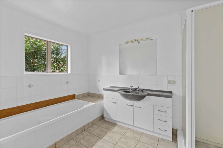 Photo of property in 1175 South Head Road, South Head, Helensville, 0874