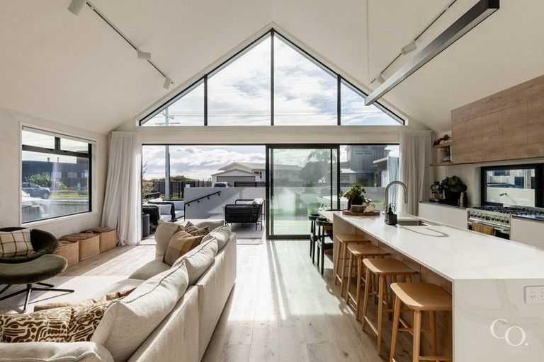 Photo of property in 56 Karewa Parade, Papamoa Beach, Papamoa, 3118