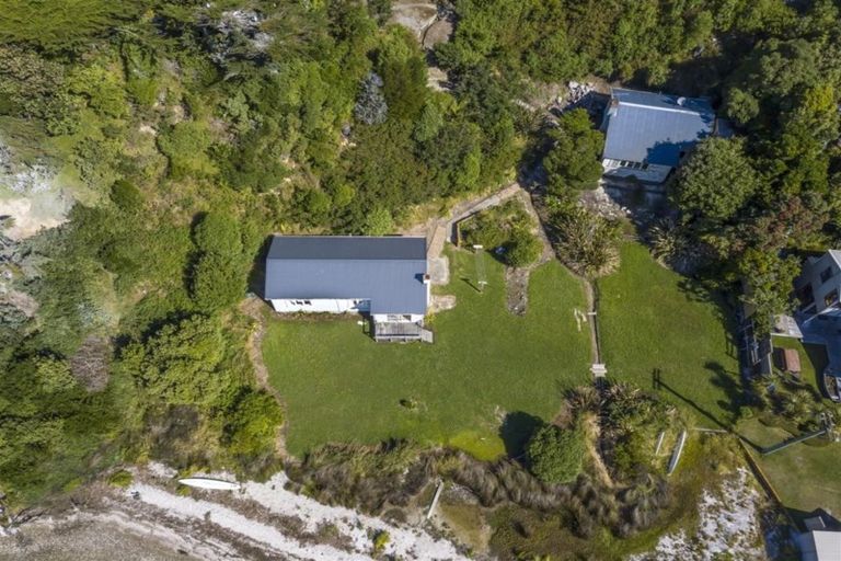 Photo of property in 57-59 Seaview Road, Paremata, Porirua, 5024