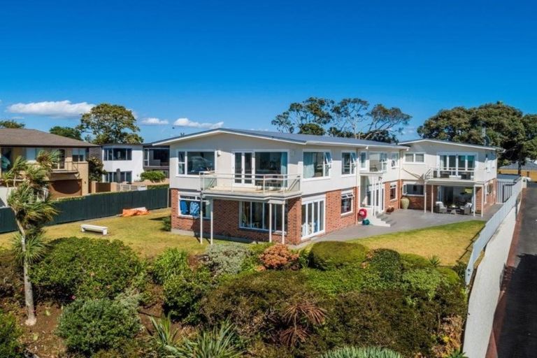 Photo of property in 1/241 Hurstmere Road, Takapuna, Auckland, 0622