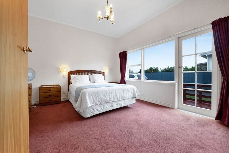 Photo of property in 19 George Street, Hawera, 4610