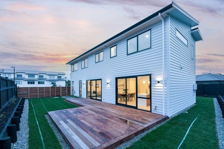 Photo of property in 11 Jack Hawken Lane, Silverdale, 0932