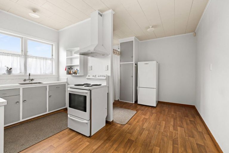 Photo of property in 210a Grove Road, Mayfair, Hastings, 4122