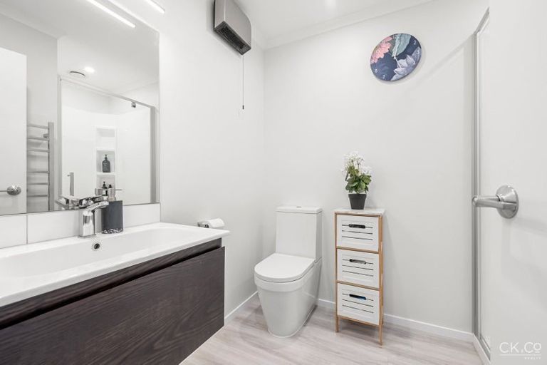 Photo of property in 8 Josland Lane, Wallaceville, Upper Hutt, 5018