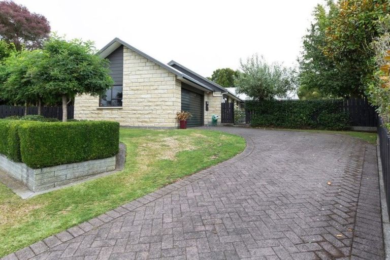 Photo of property in 55 Heta Road, Highlands Park, New Plymouth, 4312