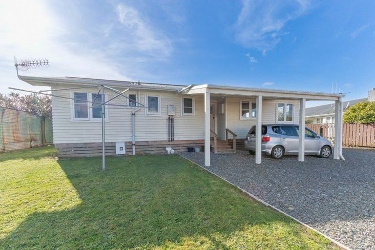 Photo of property in 10 Cuba Street, Marton, 4710