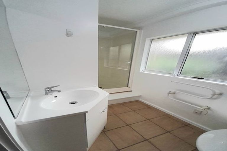 Photo of property in 5b Rosebank Road, Avondale, Auckland, 1026