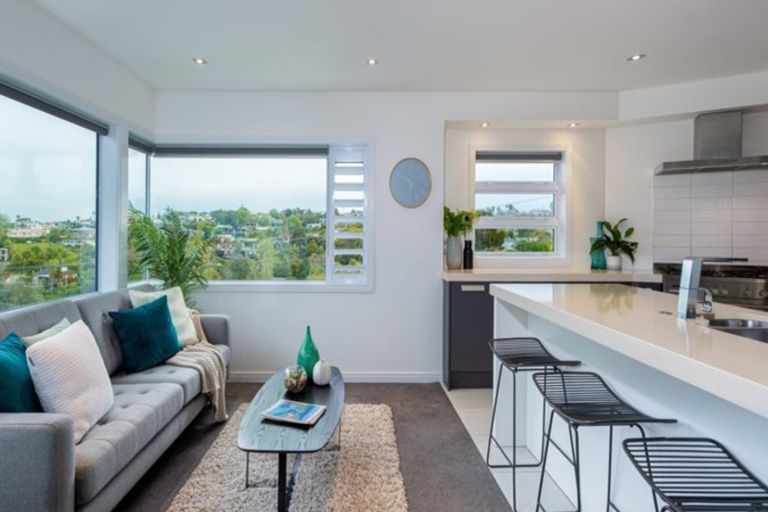 Photo of property in 37a Peter Terrace, Castor Bay, Auckland, 0620