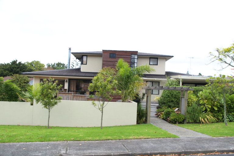 Photo of property in 1/15 Luplau Crescent, Cockle Bay, Auckland, 2014