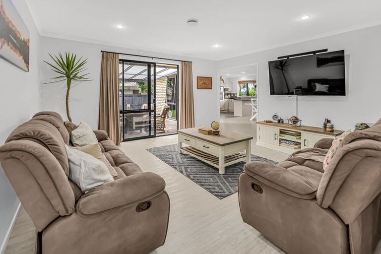 Photo of property in 20 Hoyte Place, Pukehangi, Rotorua, 3015