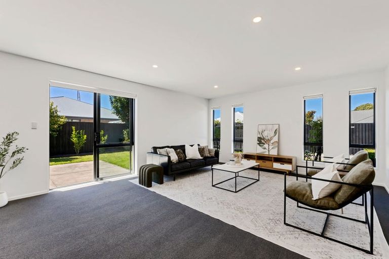 Photo of property in 20 Larne Place, Belfast, Christchurch, 8051