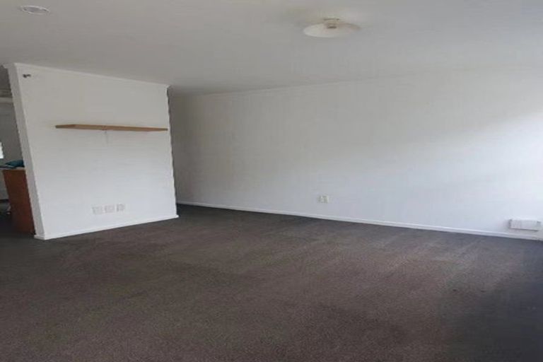 Photo of property in 1/542 Swanson Road, Ranui, Auckland, 0612