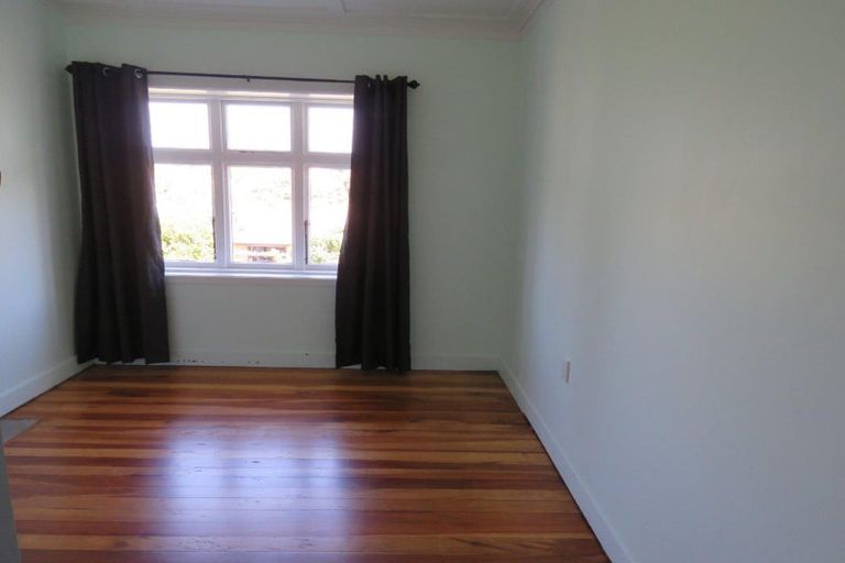 Photo of property in 33 Cutfield Road, New Plymouth, 4310