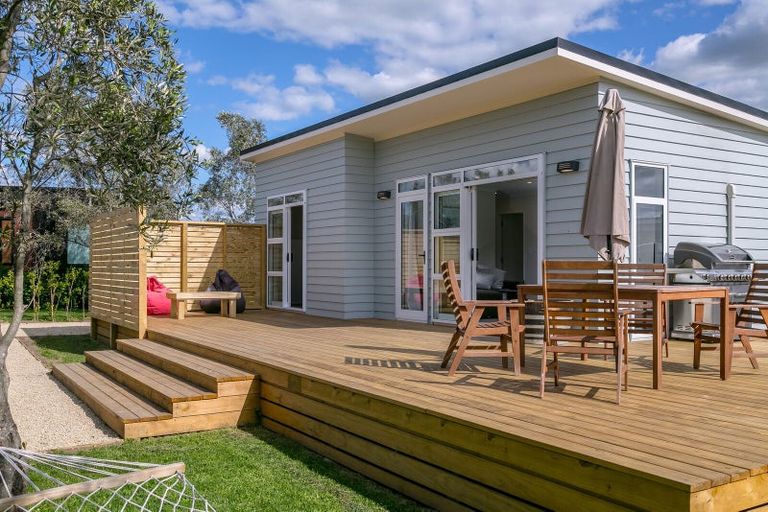 Photo of property in 20 Burgundy Drive, Martinborough, 5711
