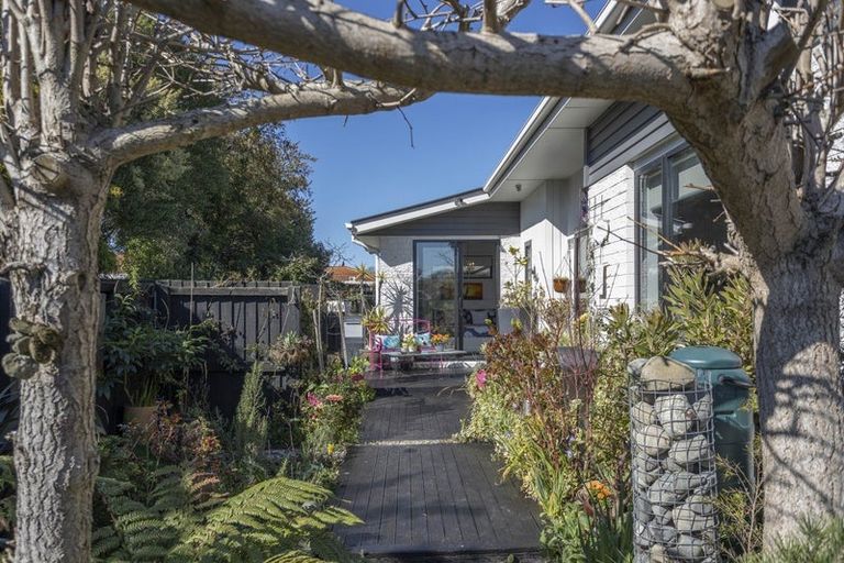 Photo of property in 1/328 Main North Road, Redwood, Christchurch, 8051