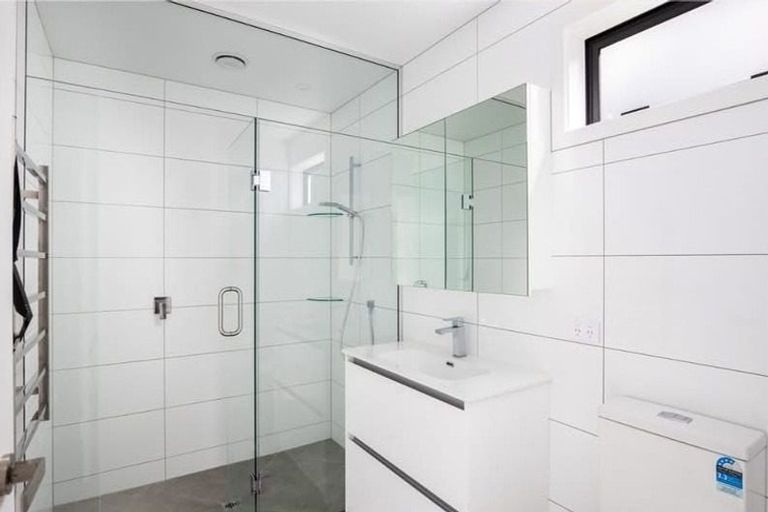 Photo of property in 10b Eton Place, Spotswood, New Plymouth, 4310