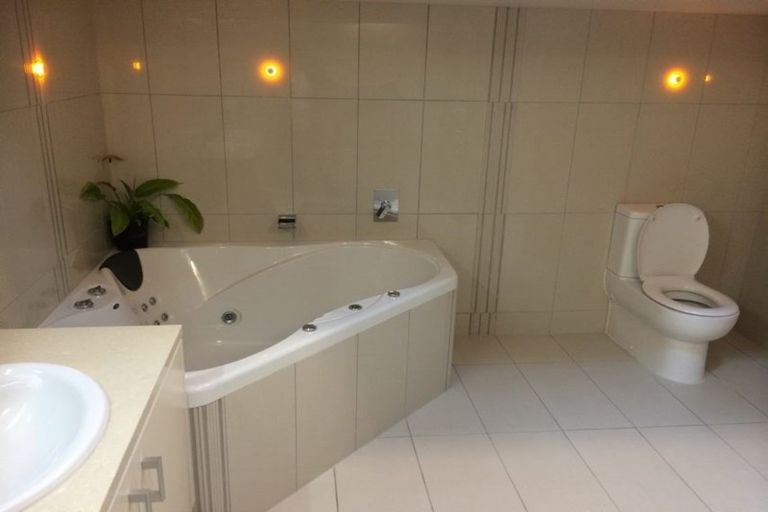 Photo of property in 82 Merlot Drive, Greenmeadows, Napier, 4112