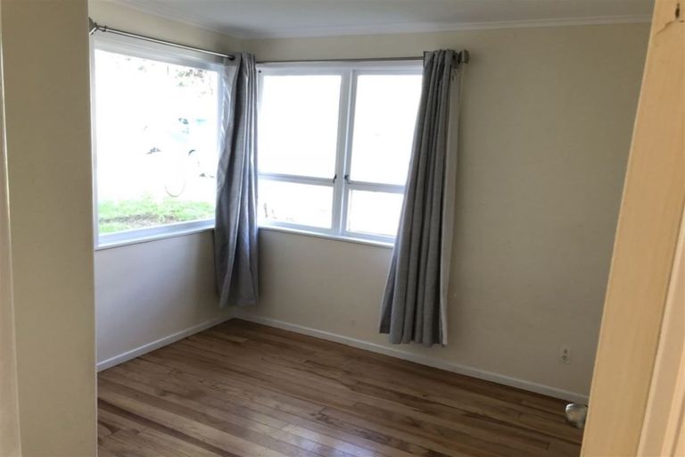 Photo of property in 594 Glenfield Road, Bayview, Auckland, 0629