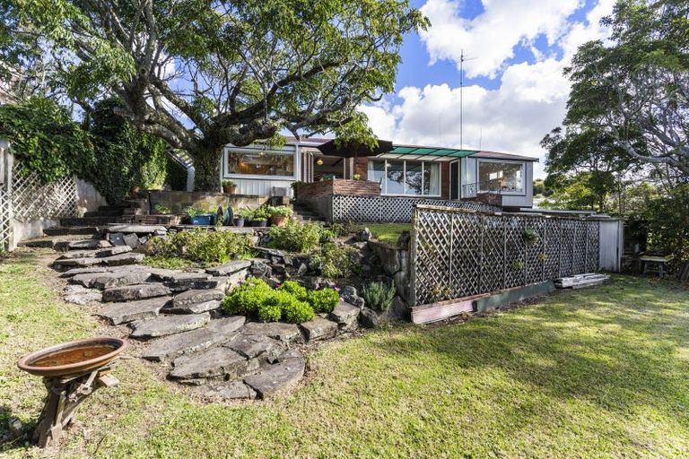 Photo of property in 16 Tui Vale Road, Shelly Park, Auckland, 2014