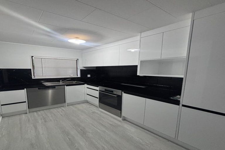 Photo of property in 6/4 Ashby Place, Pukekohe, 2120