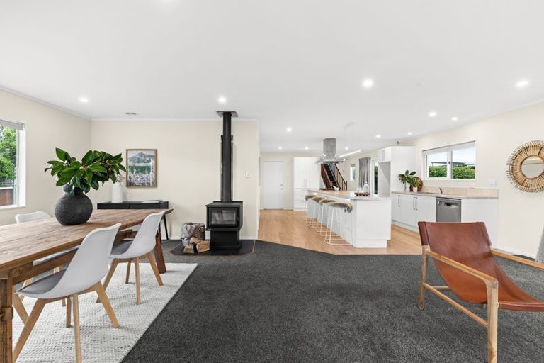 Photo of property in 10 Sutton Avenue, Clive, 4102