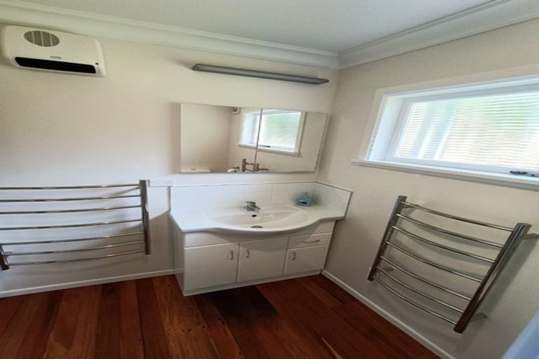 Photo of property in 139 Kamahi Street, Stokes Valley, Lower Hutt, 5019