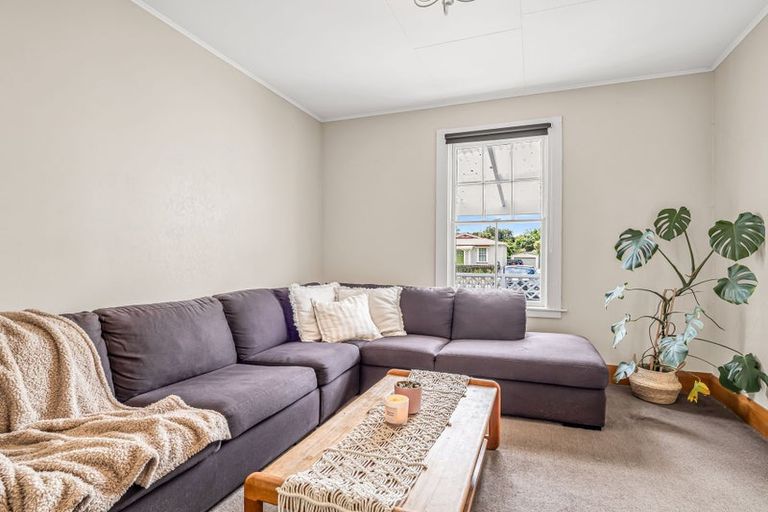 Photo of property in 13 Carlisle Street, Milson, Palmerston North, 4414