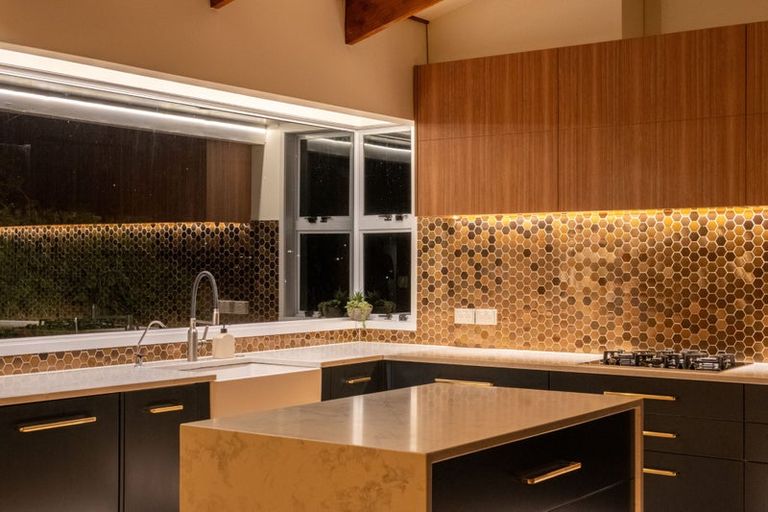 Photo of property in 19 Westpark Drive, West Harbour, Auckland, 0618