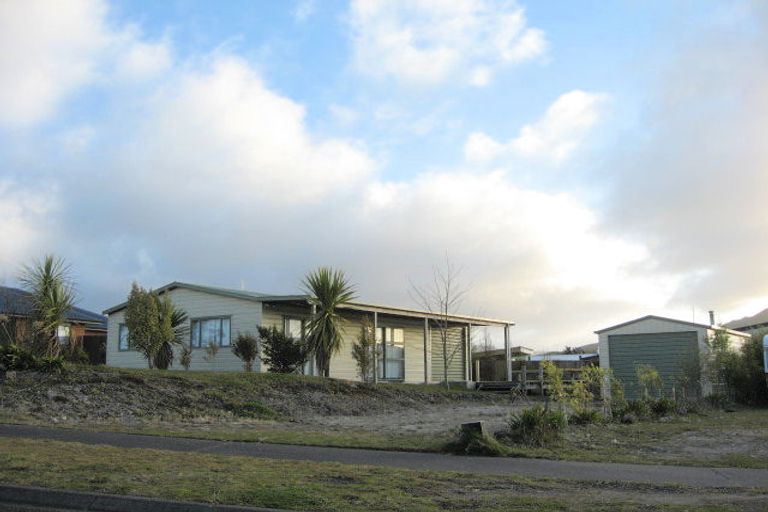 Photo of property in 23 Te Waaka Terrace, Kuratau, Turangi, 3381