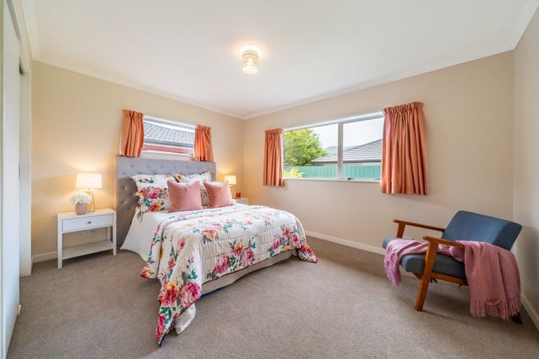 Photo of property in 3 Oak Street, Ebdentown, Upper Hutt, 5018